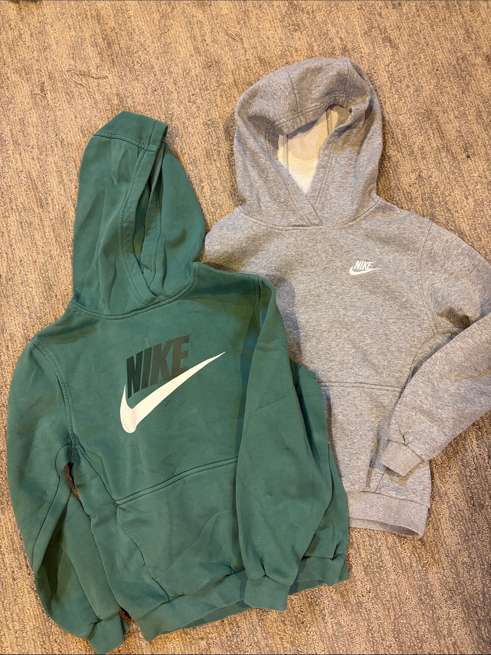 Nike Kids Hoodies in Green and Gray size L